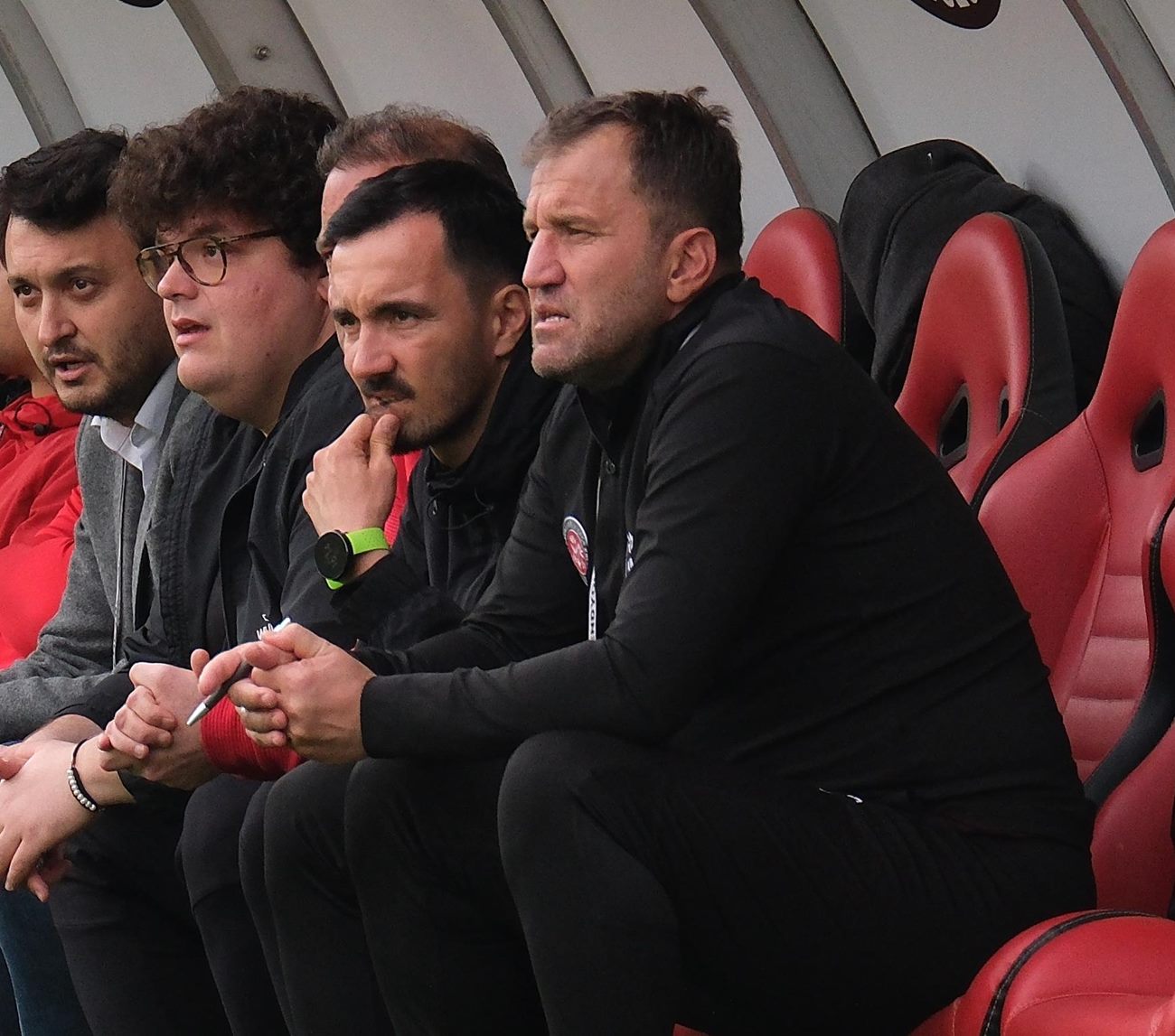 Fatih Karagümrük teknik ekibiyle kulübede