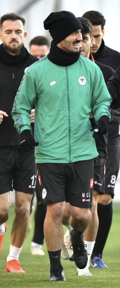 Konyaspor antrenmanında oyuncularla koşu